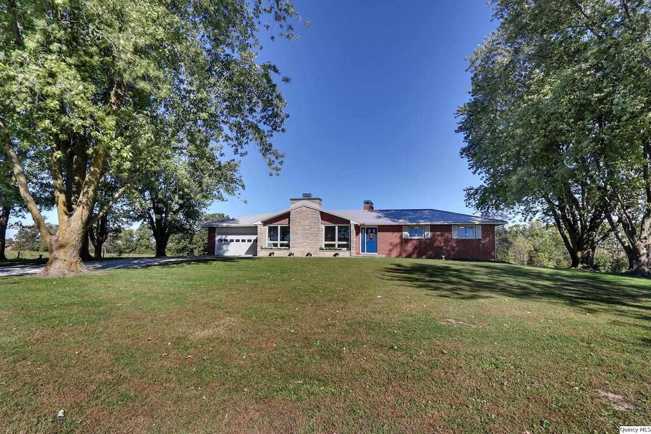 1811 N 1400th Ave., Quincy, IL 62305