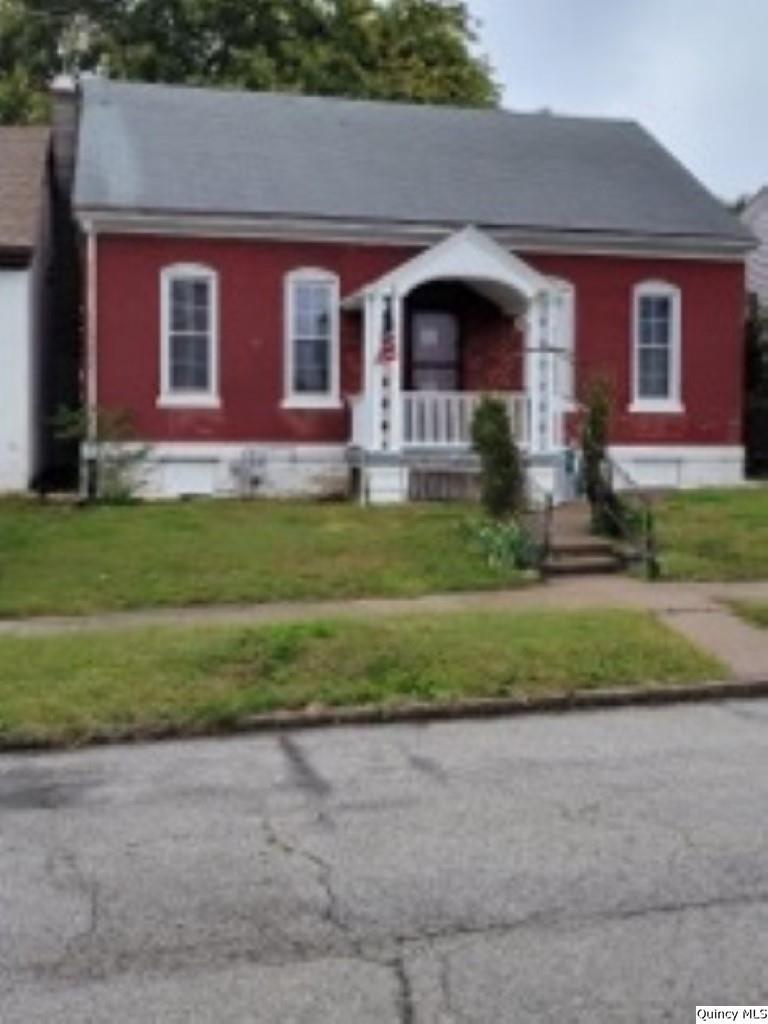 713 Monroe, Quincy, IL 62301