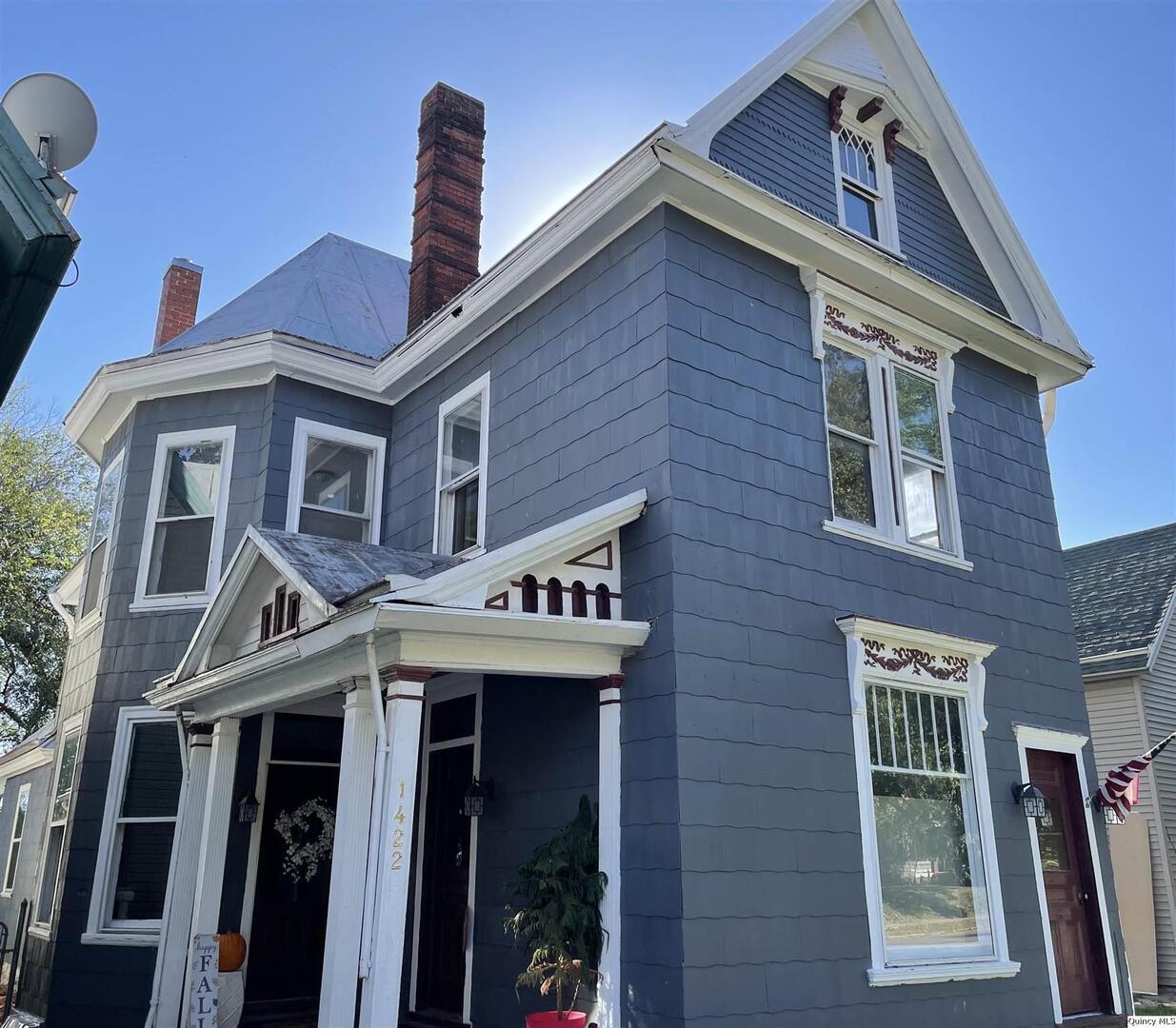 1422 State, Quincy, IL 62301