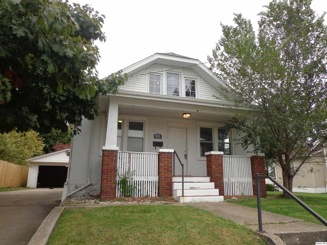 923 S 17th, Quincy, IL 62301