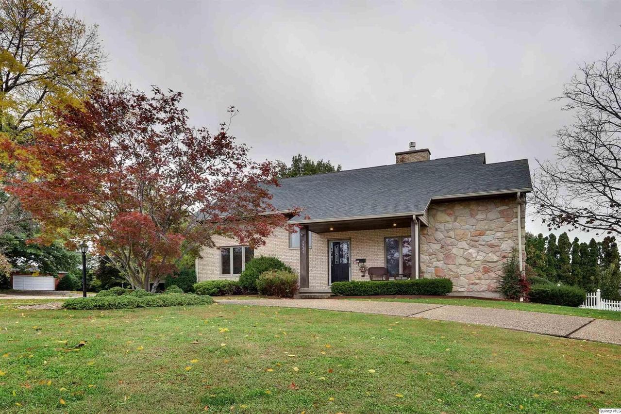 2221 N Wilmar Dr., Quincy, IL 62301