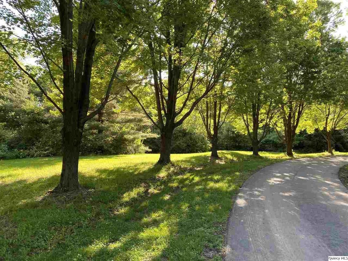 3000 Glenview Dr., Quincy, IL 62305