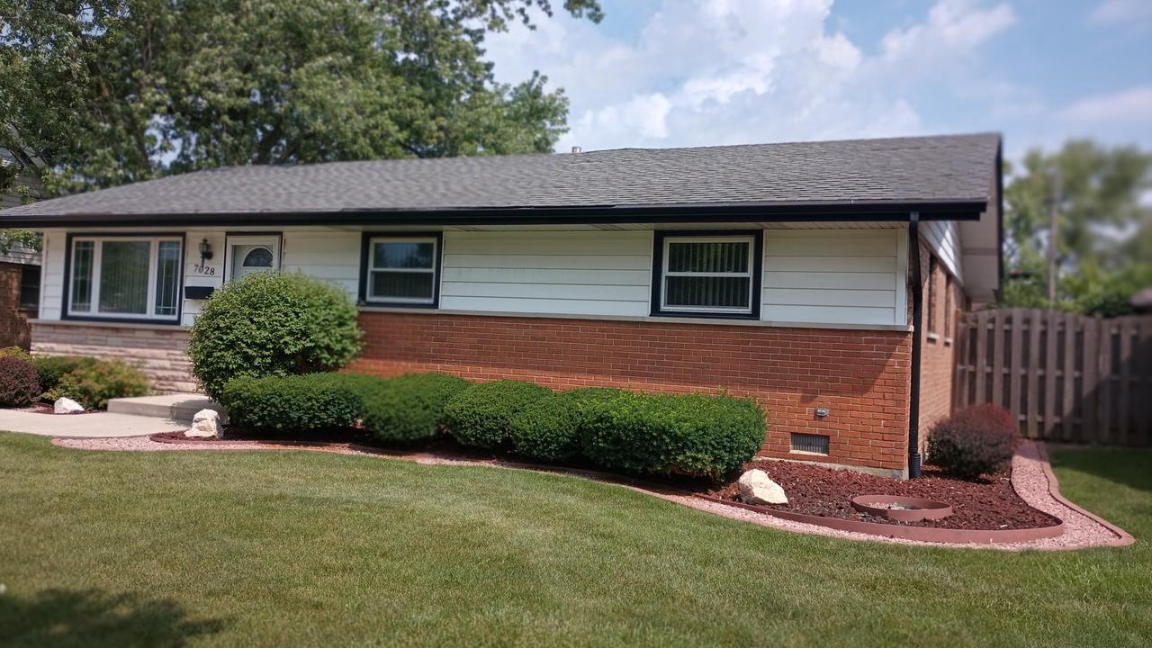 7028 Stanford Dr., Bridgeview, IL 60455