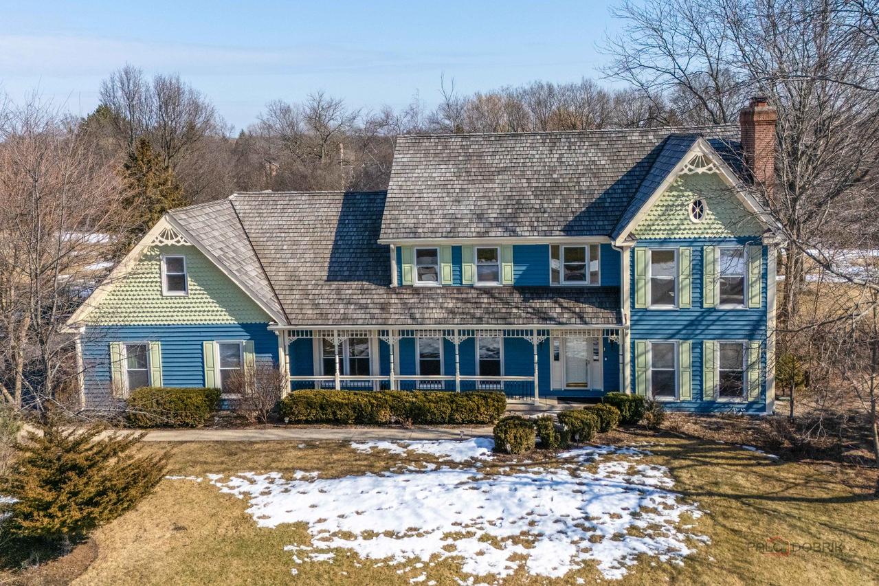 5704 Hampton Dr., Long Grove, IL 60047