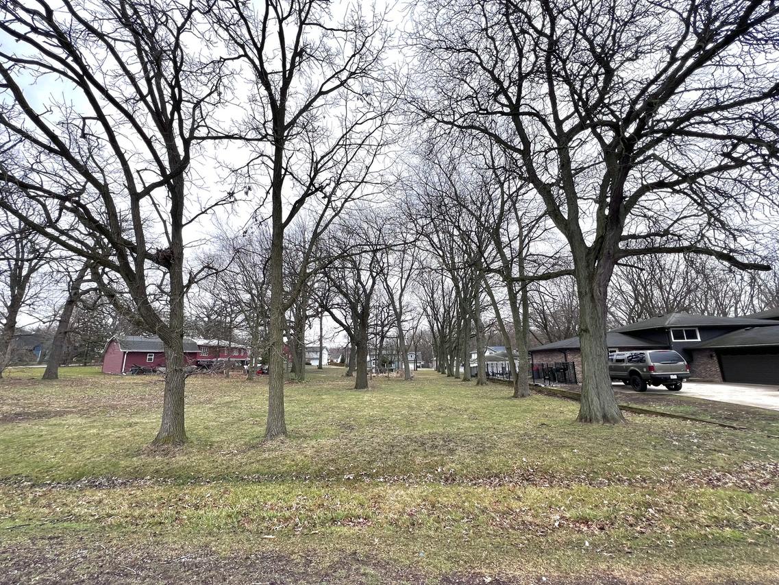 16207 Long Ave., Oak Forest, IL 60452
