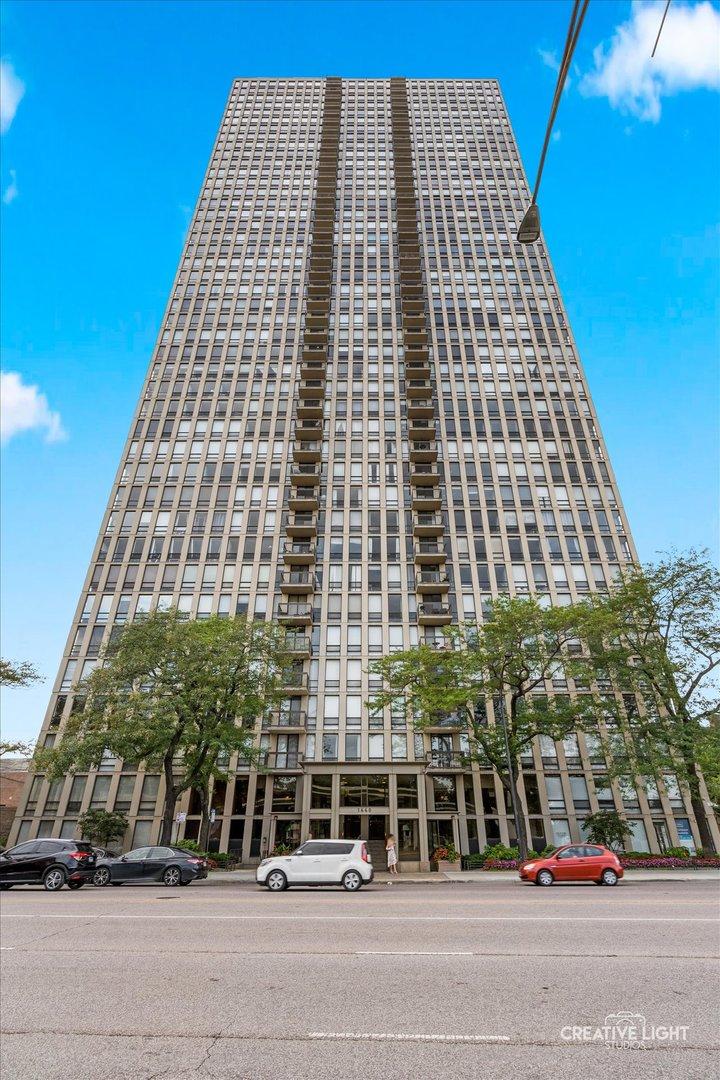 1660 N La Salle Dr. #2707, Chicago, IL 60614