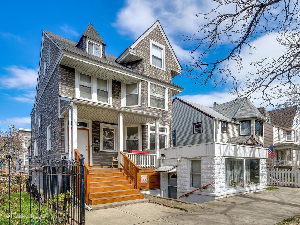 2144 W Montrose Ave., Chicago, IL 60618