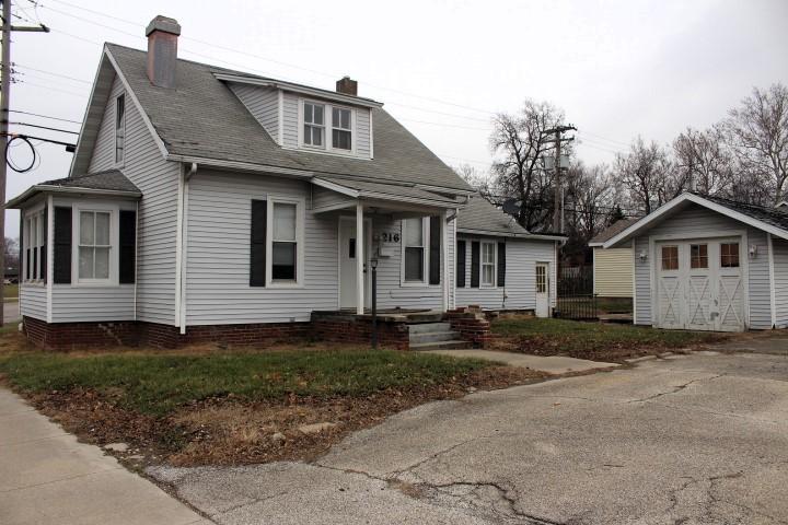 216 S Grant St., Clinton, IL 61727