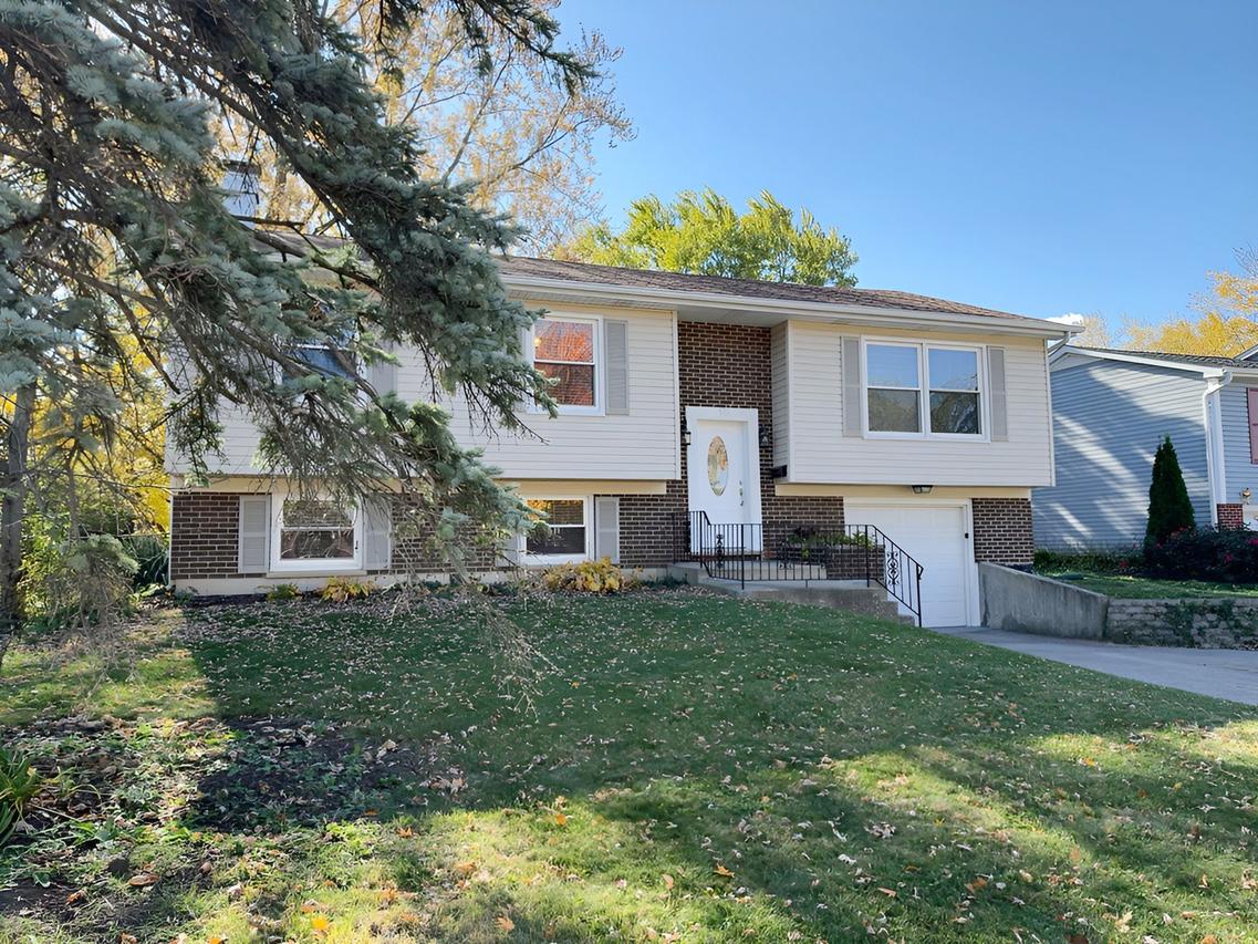 533 Surryse Rd., Lake Zurich, IL 60047