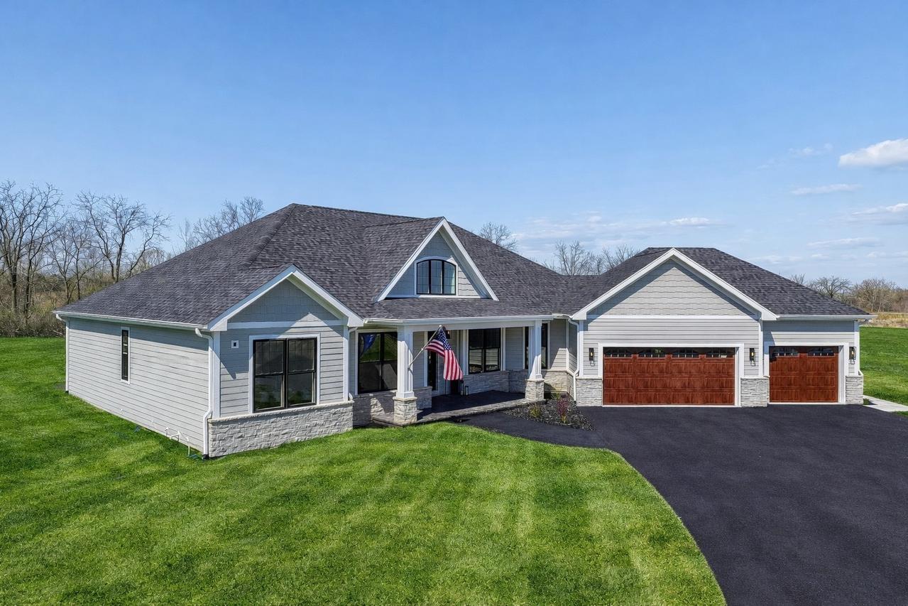 10208 Oakdale Dr., Huntley, IL 60142