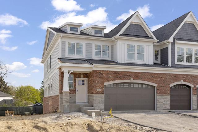137 Harding Ct., Glen Ellyn, IL 60137