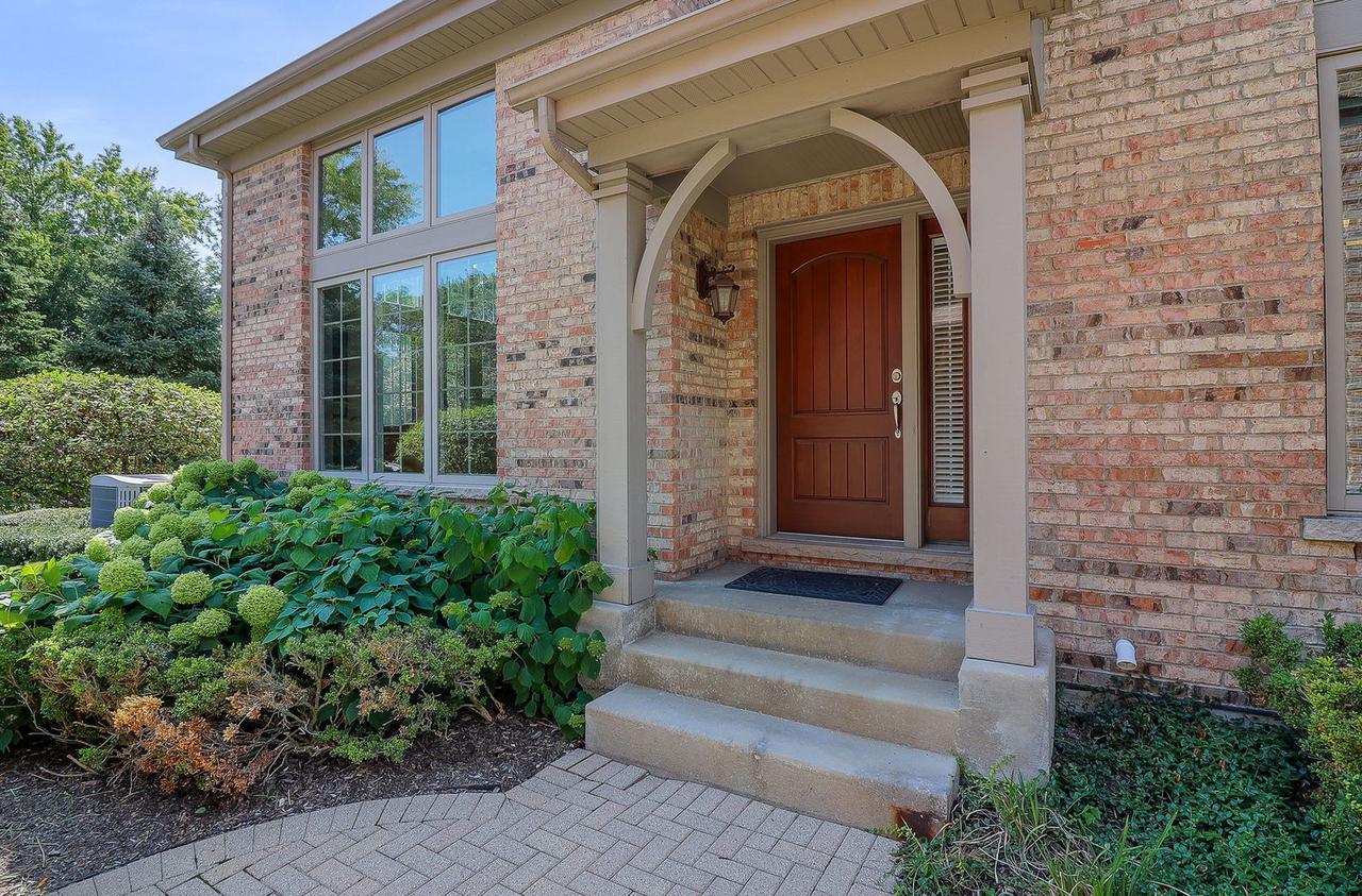 1040 Mackenzie Pl., Wheaton, IL 60187