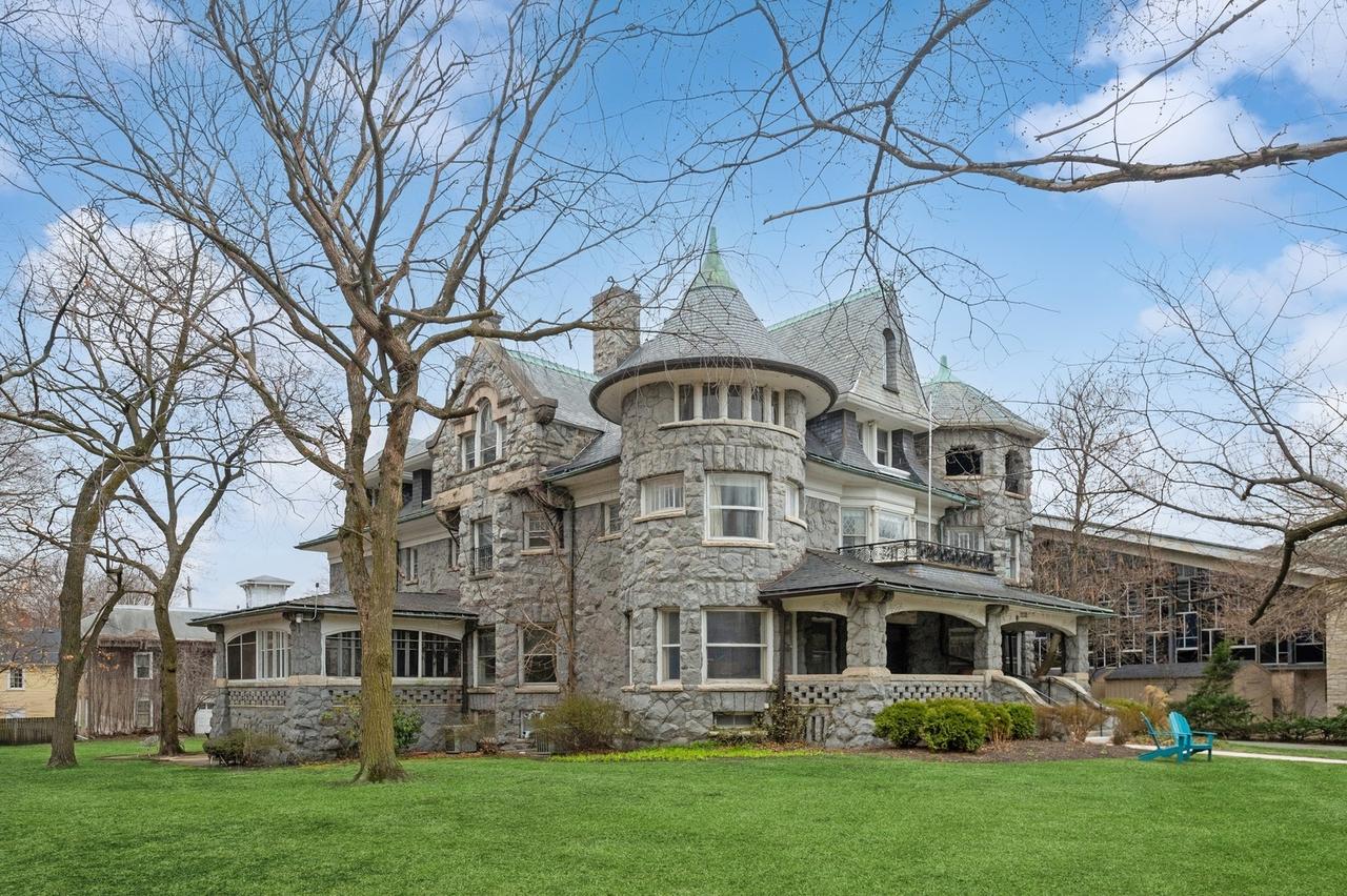 1232 Ridge Ave., Evanston, IL 60202