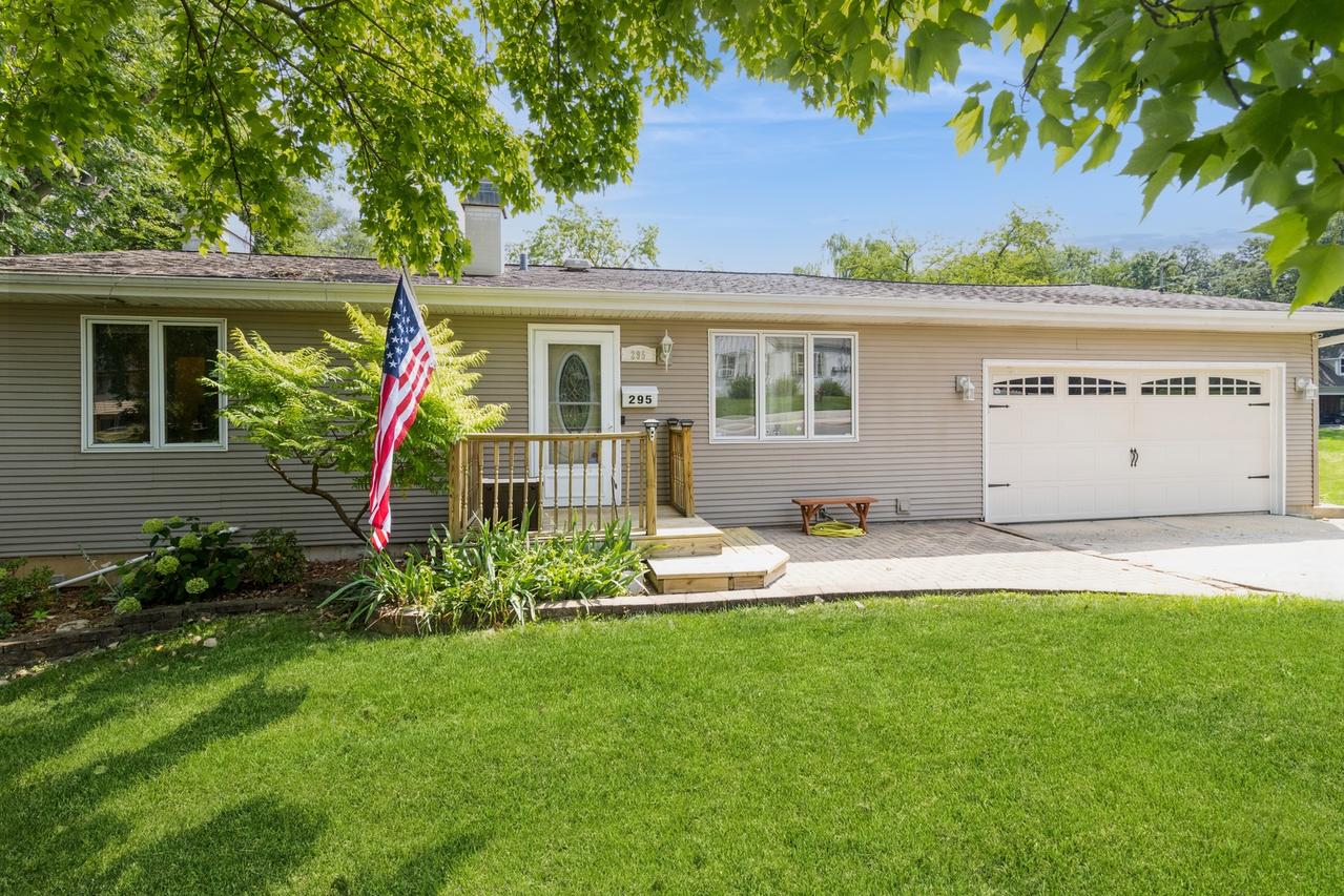 295 S Walnut St., South Elgin, IL 60177