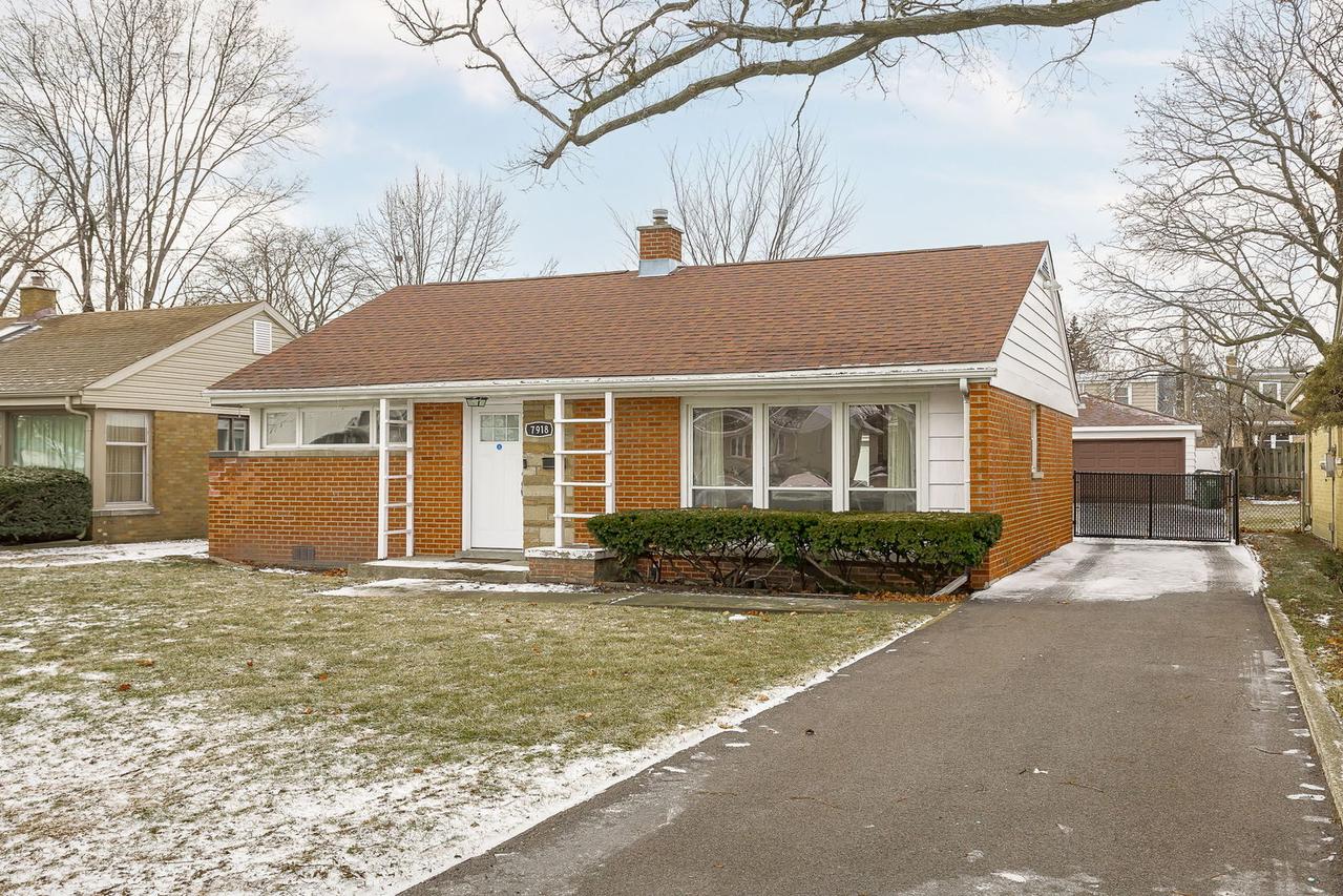 7918 N Nora Ave., Niles, IL 60714