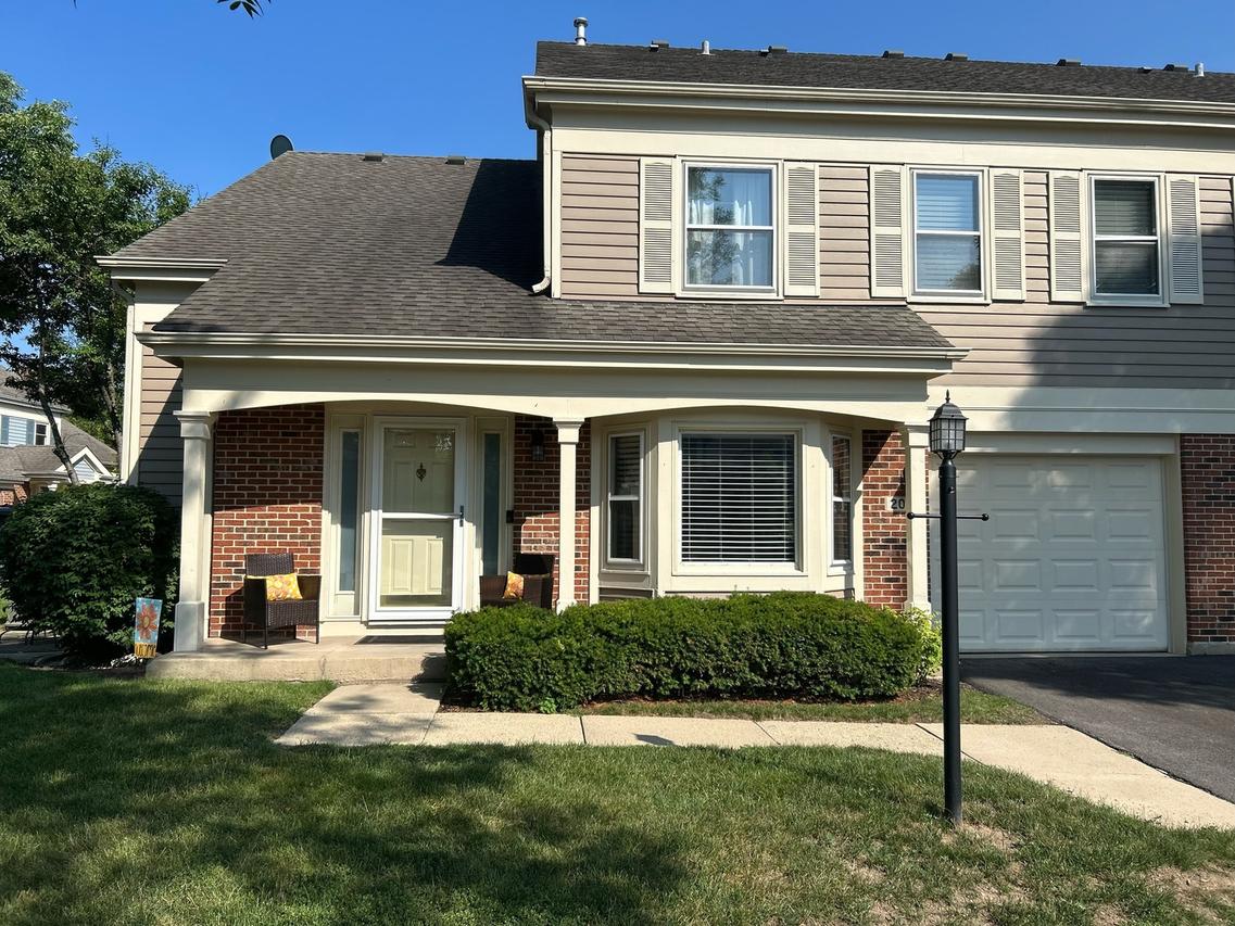 2015 N Lake Arlington Dr., Arlington Heights, IL 60004