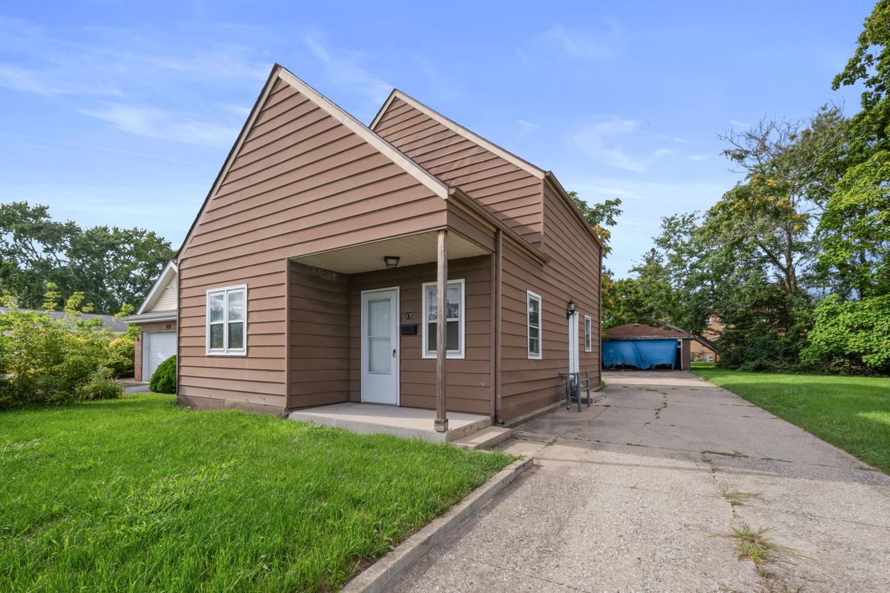 17 W 30th Pl., Steger, IL 60475