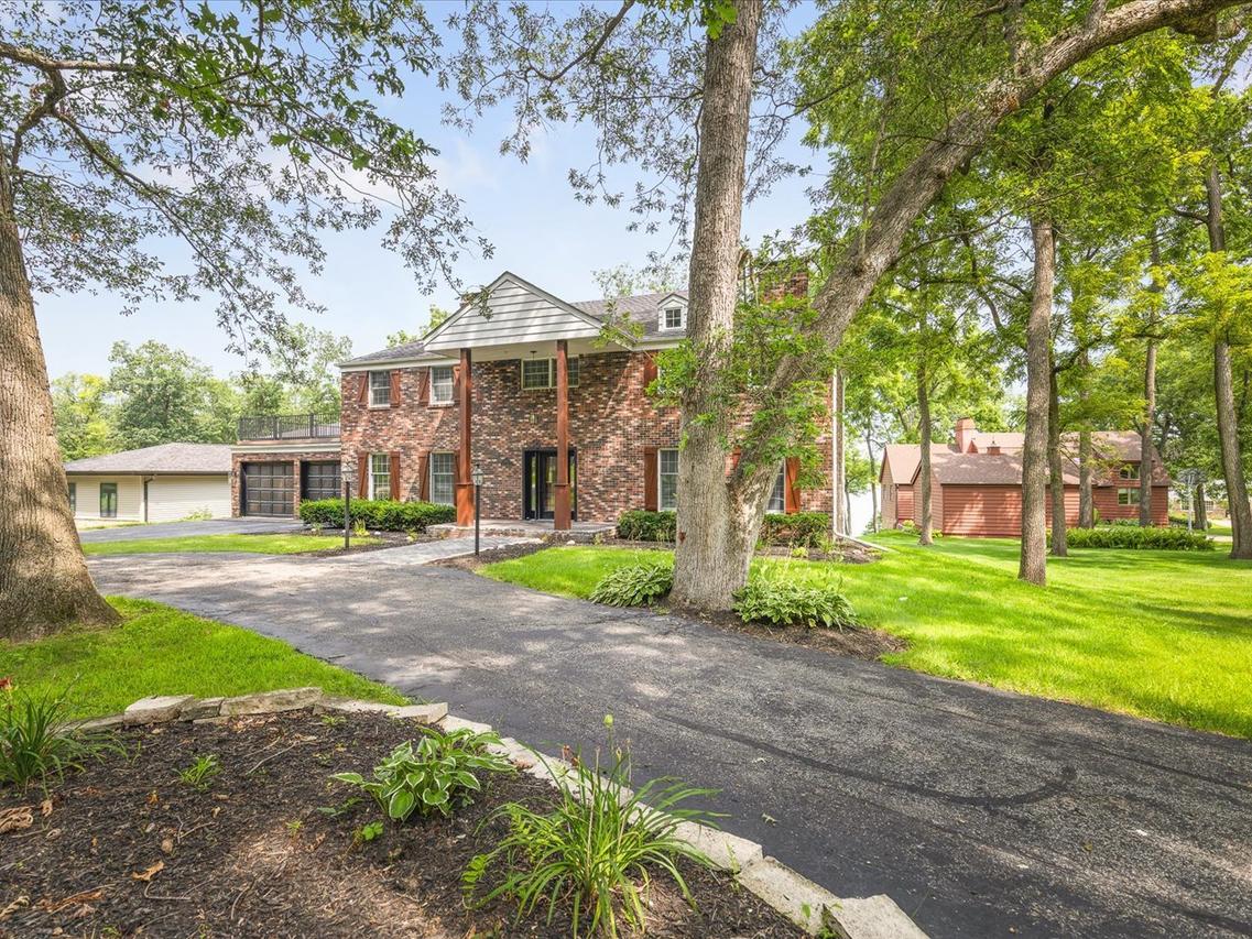 1927 Baintree Rd., Davis, IL 61019