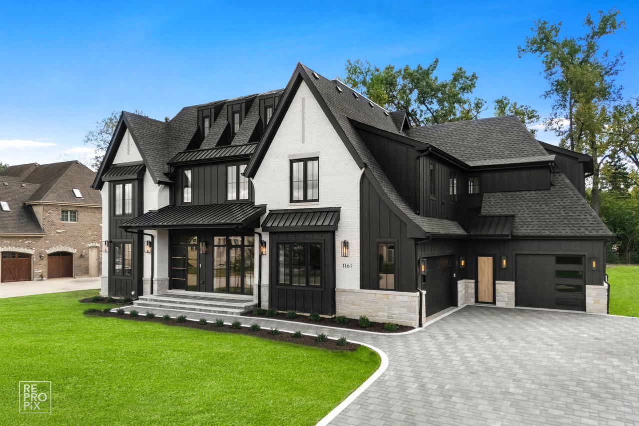 1161 Secret Forest Dr., Burr Ridge, IL 60527