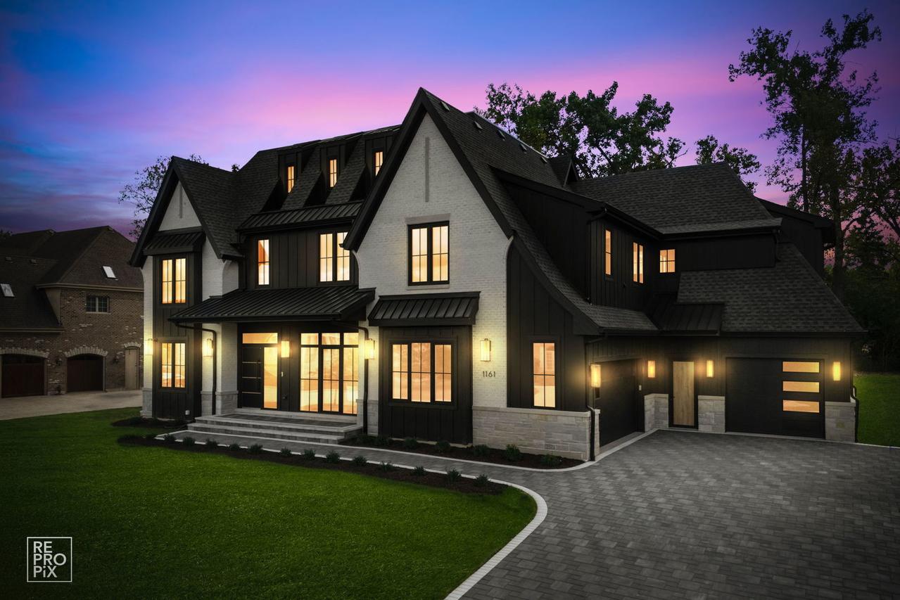 1161 Secret Forest Dr., Burr Ridge, IL 60527