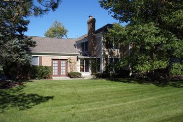 125 Camden Ct., Lincolnshire, IL 60069