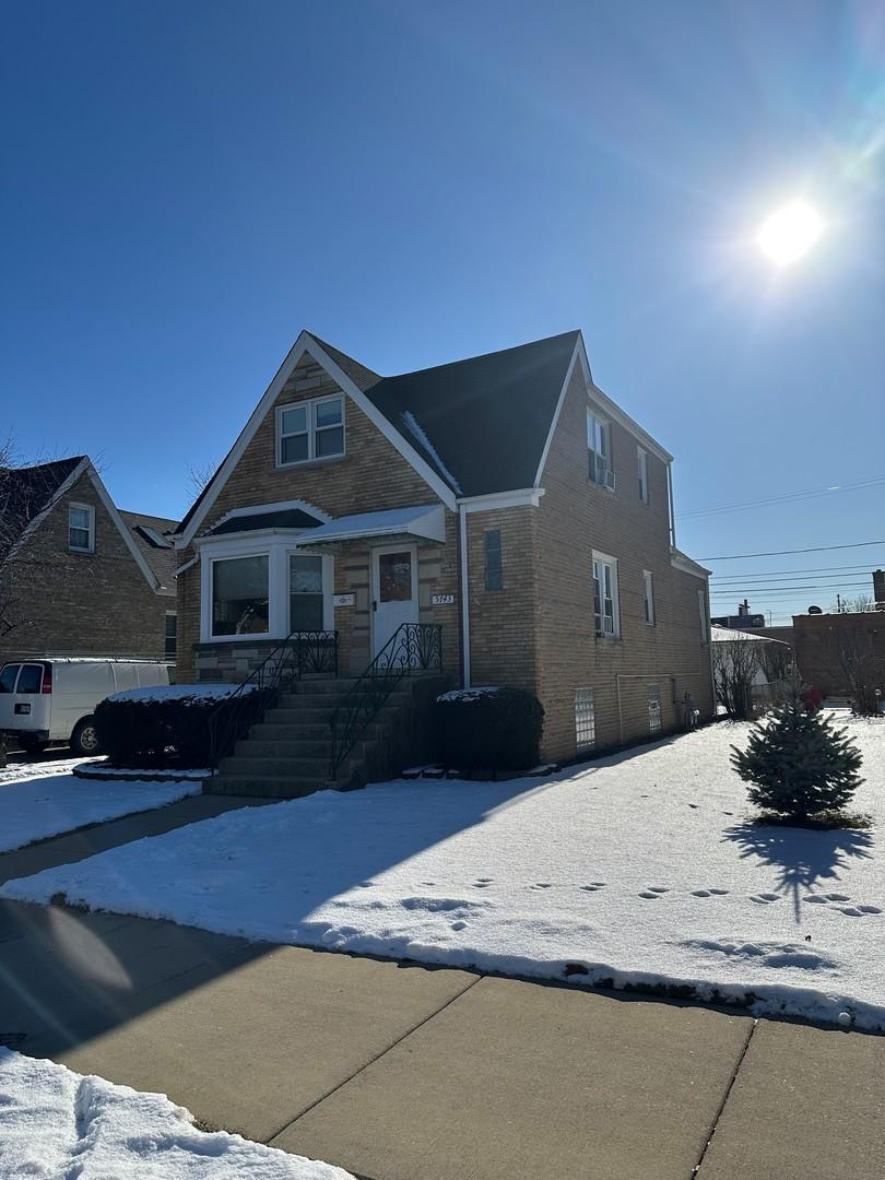 5743 W Melrose St., Chicago, IL 60634