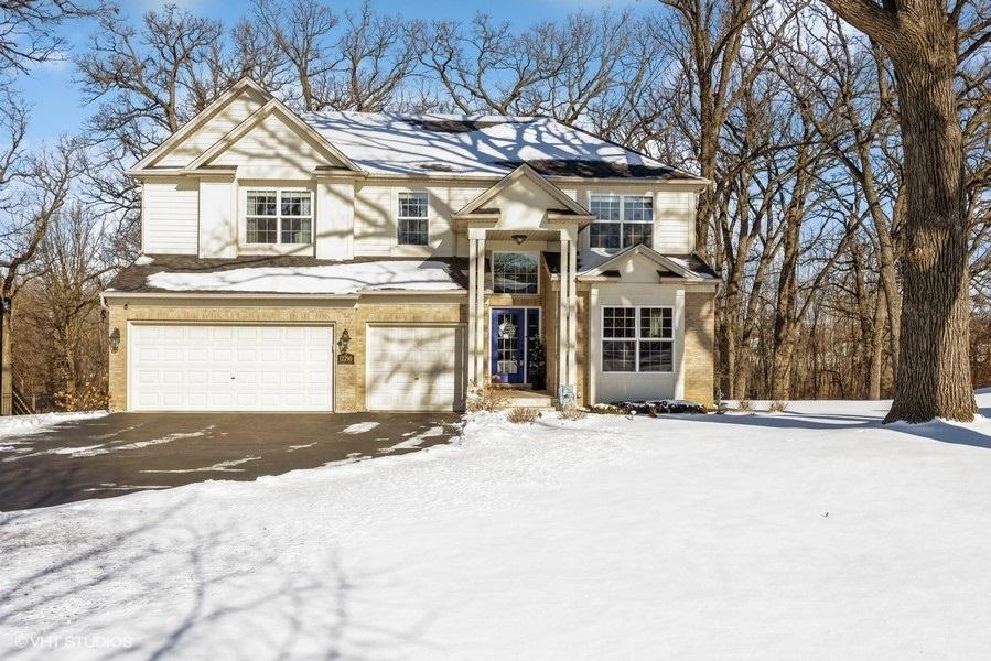 12290 Oakcrest Dr., Huntley, IL 60142