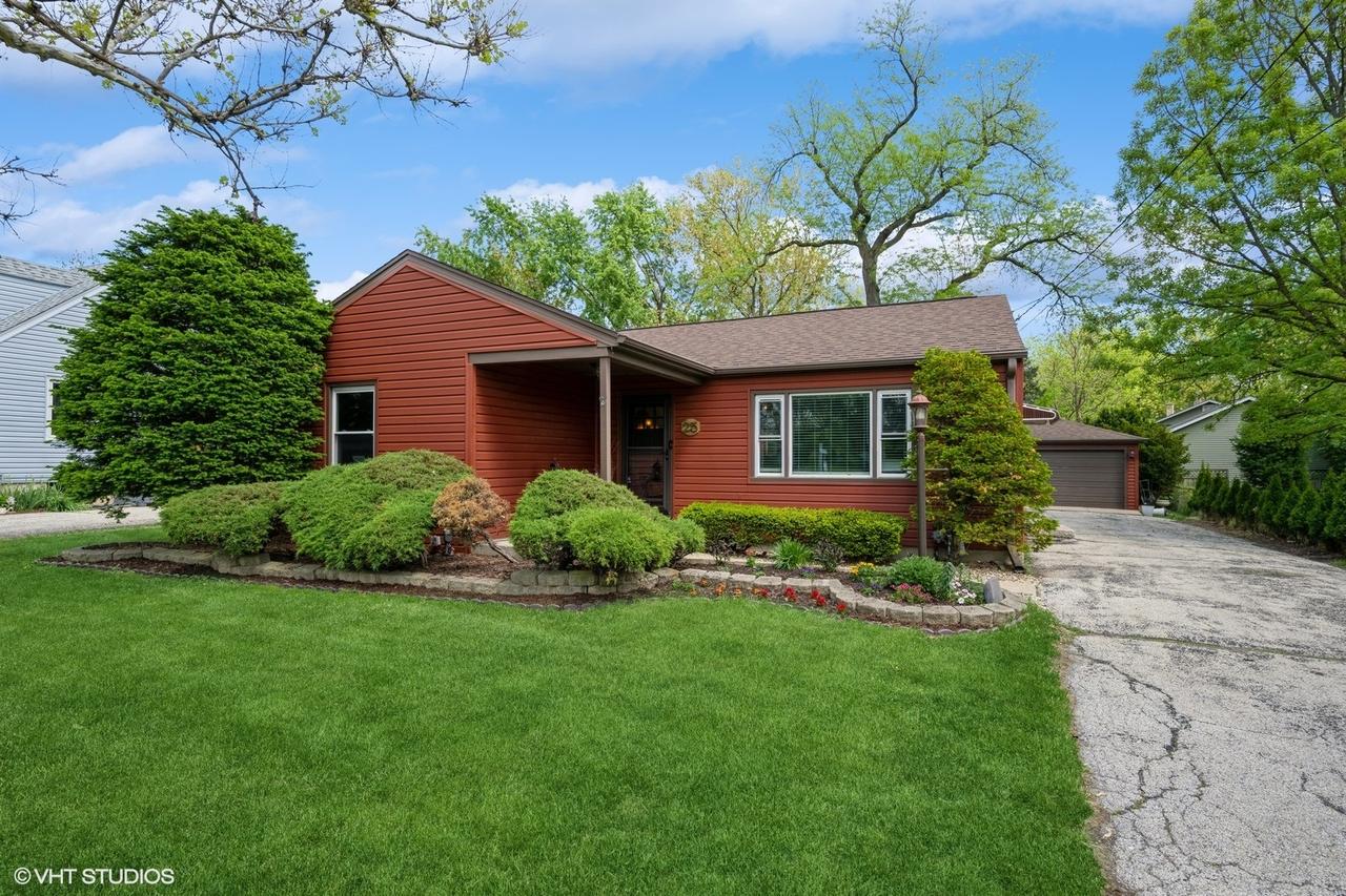 25 N Columbine Ave., Lombard, IL 60148