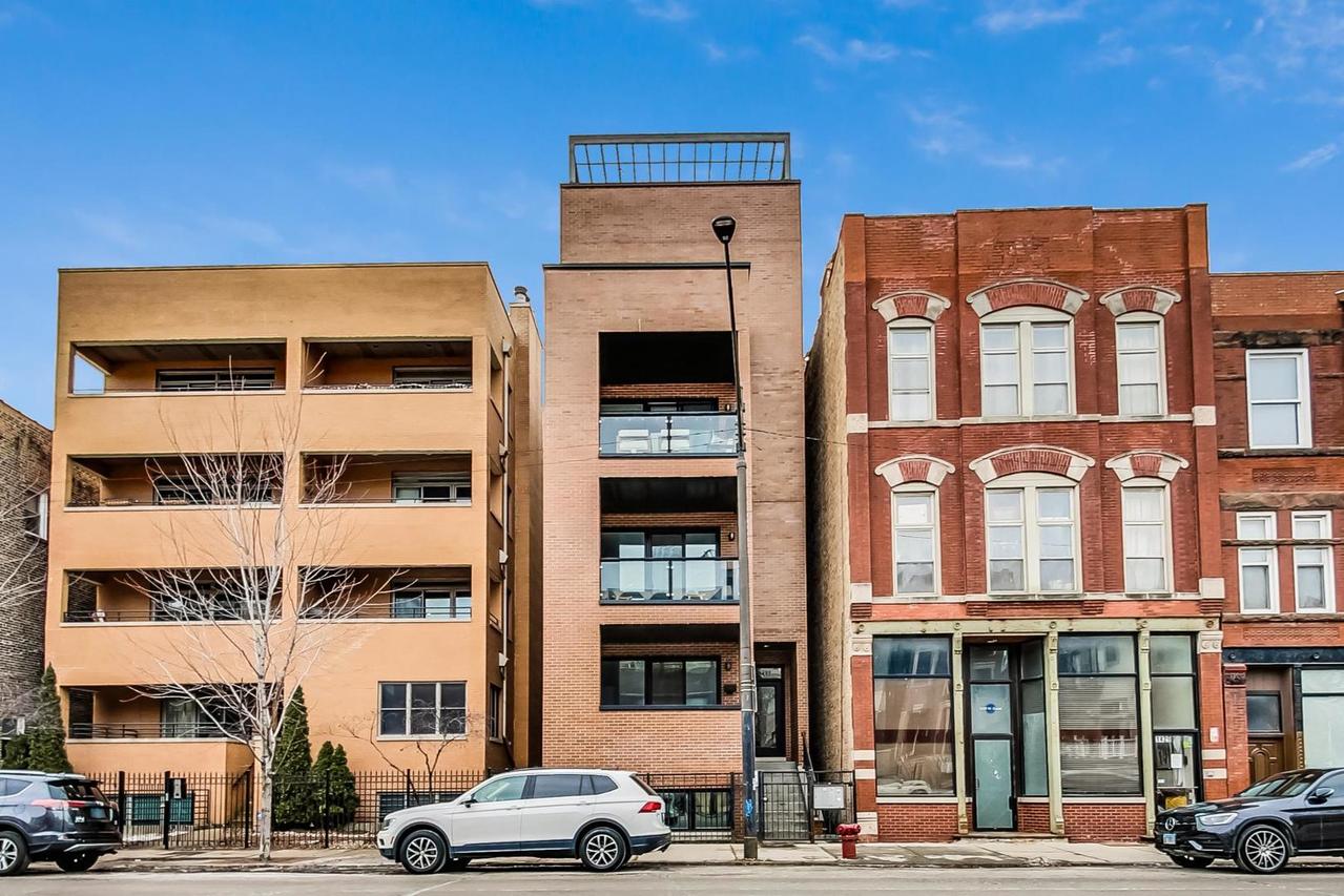 1427 W Grand Ave. #3, Chicago, IL 60642