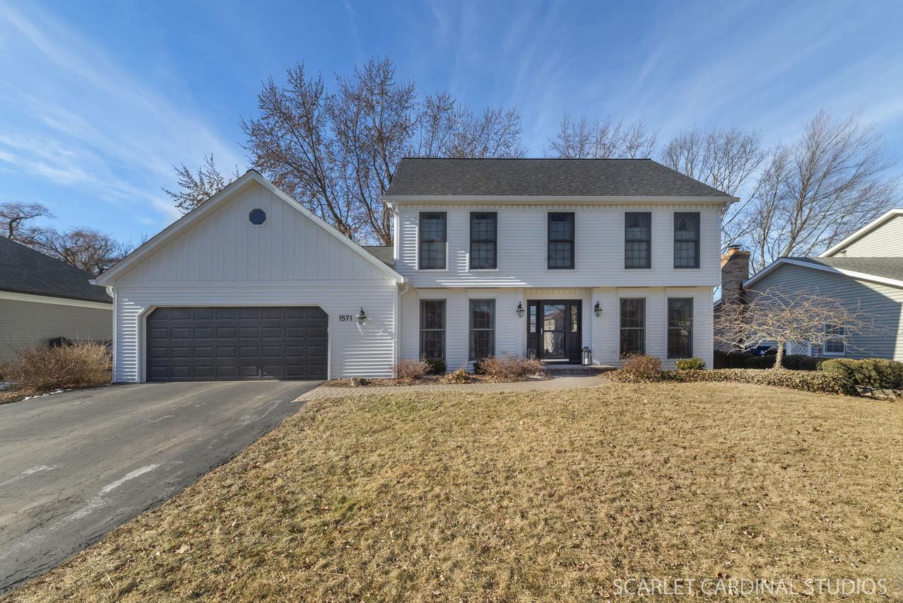 1571 Abbotsford Dr., Naperville, IL 60563