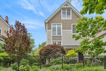 4704 N Kennicott Ave., Chicago, IL 60630