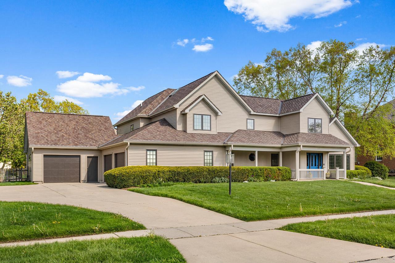 1404 Waterford Pl., Champaign, IL 61821