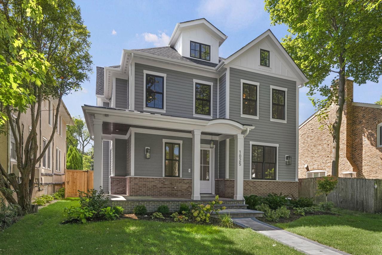 1025 Central Ave., Wilmette, IL 60091