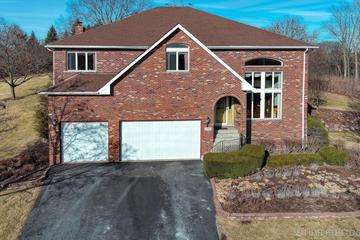 12 Woodland Dr., Lemont, IL 60439