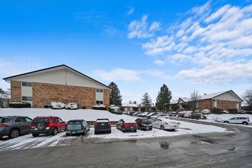 12B Kingery Quarter #207, Willowbrook, IL 60527