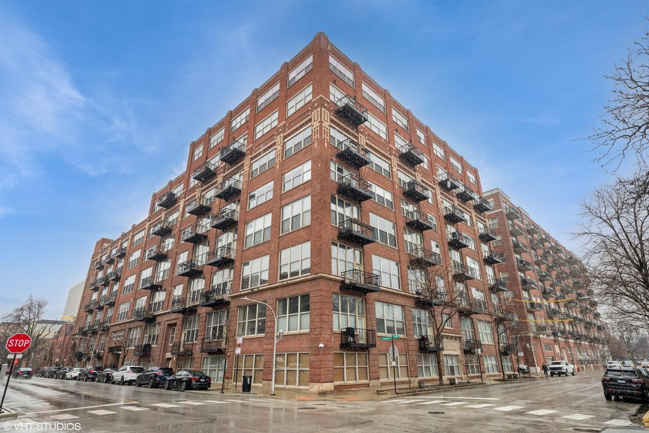 1500 W Monroe St. #312, Chicago, IL 60607