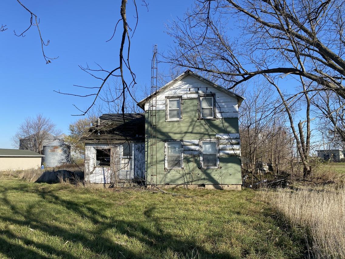 649 E 9th Rd., Wenona, IL 61377