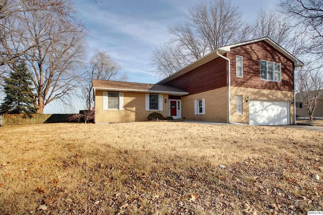 208 Birch St., Ursa, IL 62376