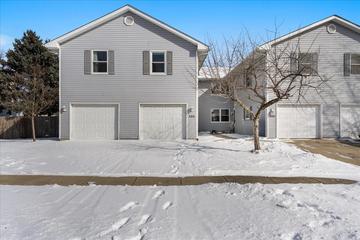 300 Mack Dr., Hinckley, IL 60520