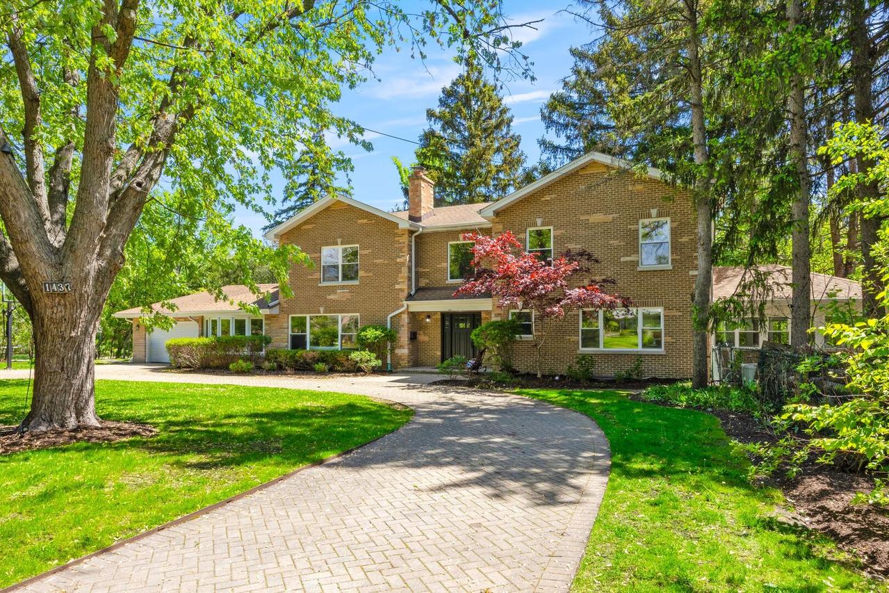 1437 Central Pkwy., Glenview, IL 60025