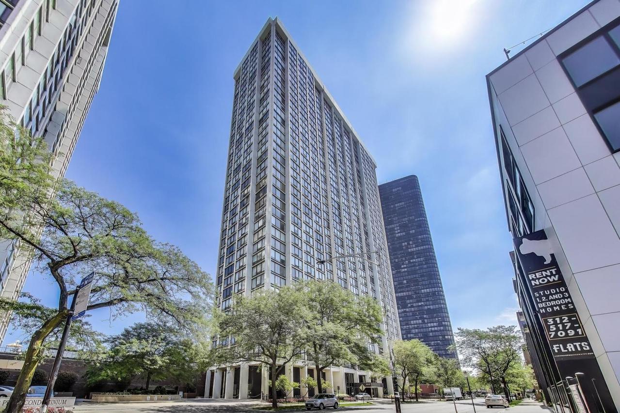 5445 N Sheridan Rd. #1404, Chicago, IL 60640