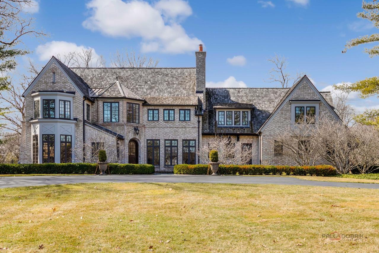 922 Oak Knoll Dr., Lake Forest, IL 60045