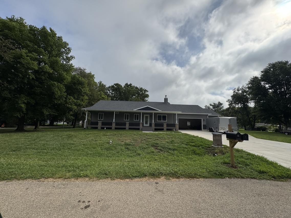 409 Monroe Ave., Amboy, IL 61310