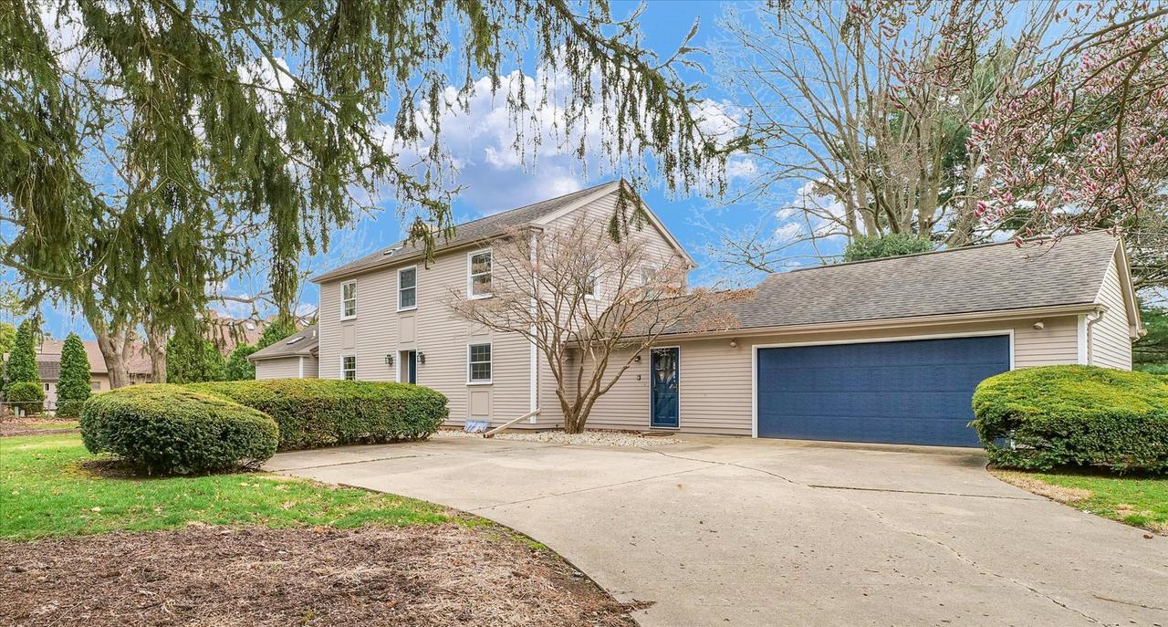 6 Litchfield Ln., Champaign, IL 61820