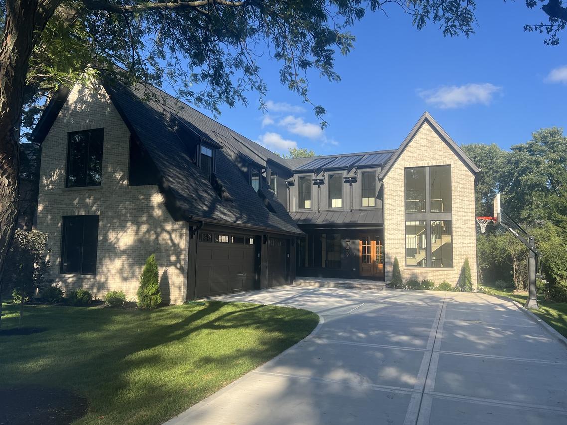 1427 Brandon Rd., Glenview, IL 60025