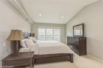 814 Kalamazoo Cir., Vernon Hills, IL 60061