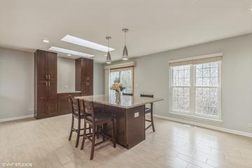 814 Kalamazoo Cir., Vernon Hills, IL 60061