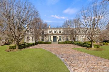 580 E Woodland Rd., Lake Forest, IL 60045
