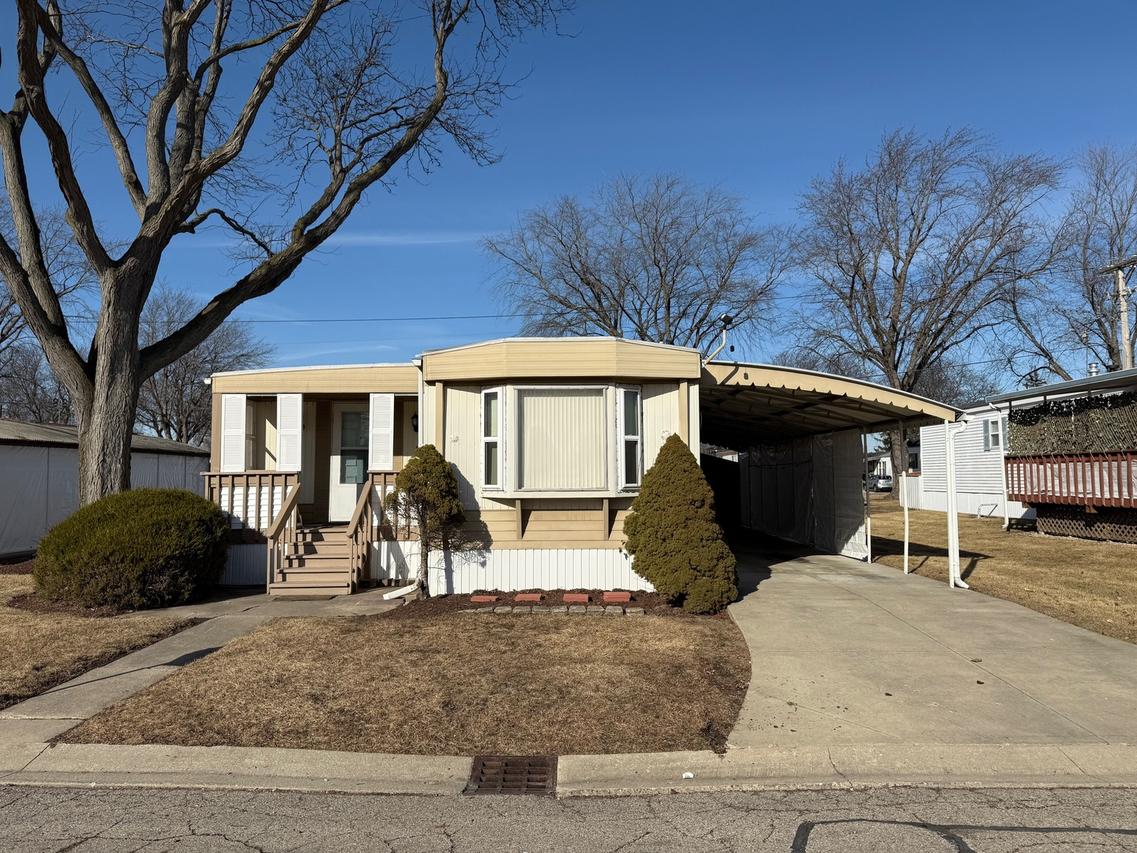 3250 N Palmieri Cir., Park City, IL 60085