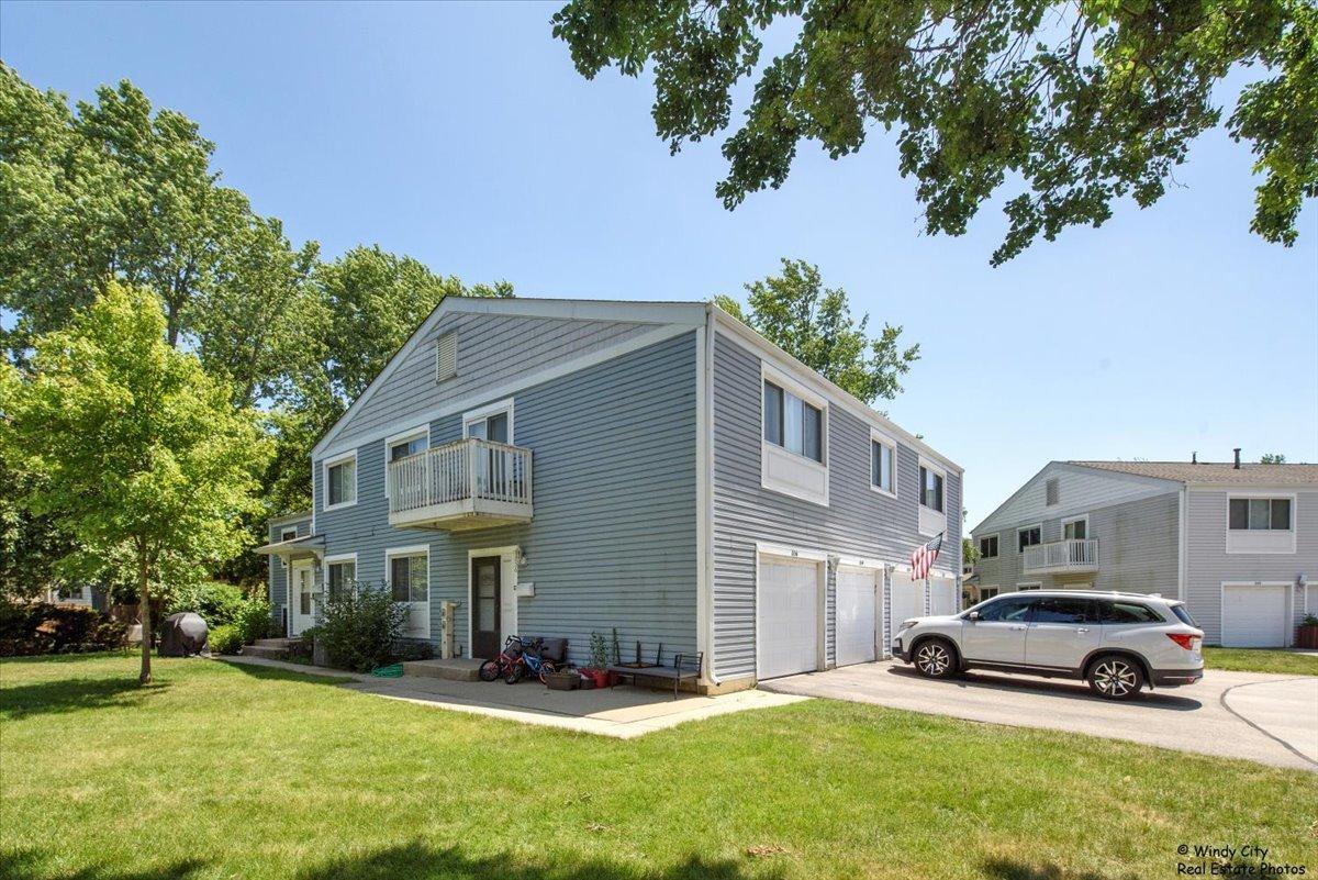 854 Cambridge Pl. #128C, Wheeling, IL 60090